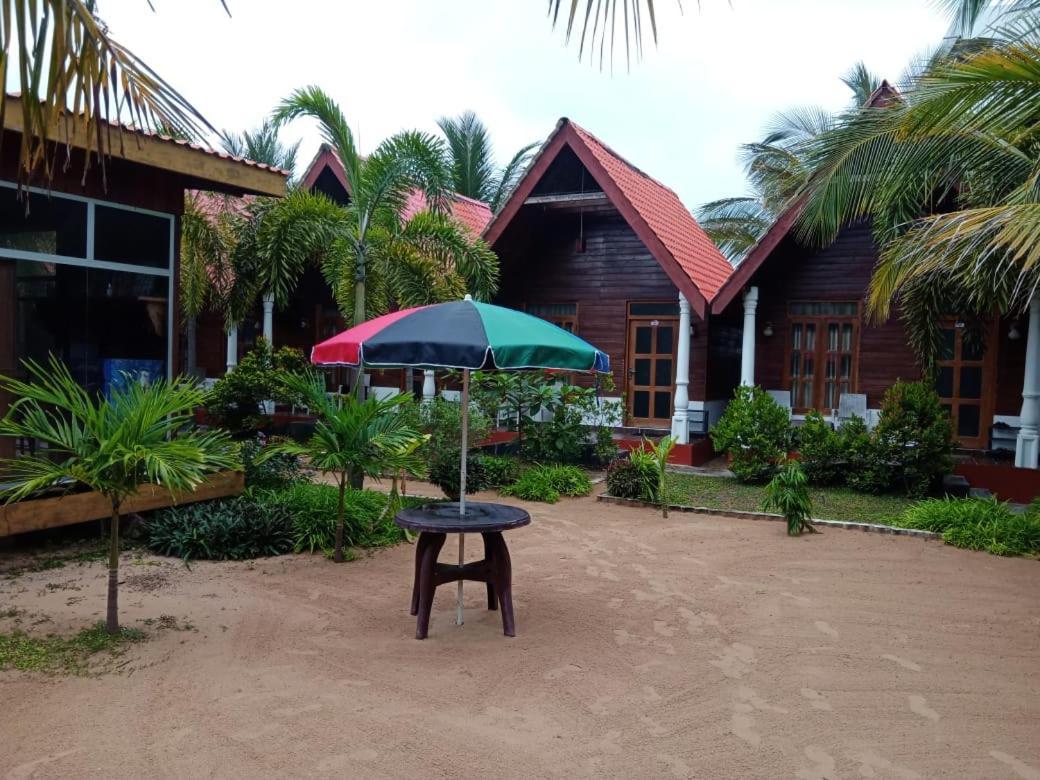 Elegant Green Beach Resort Trincomalee Exterior photo