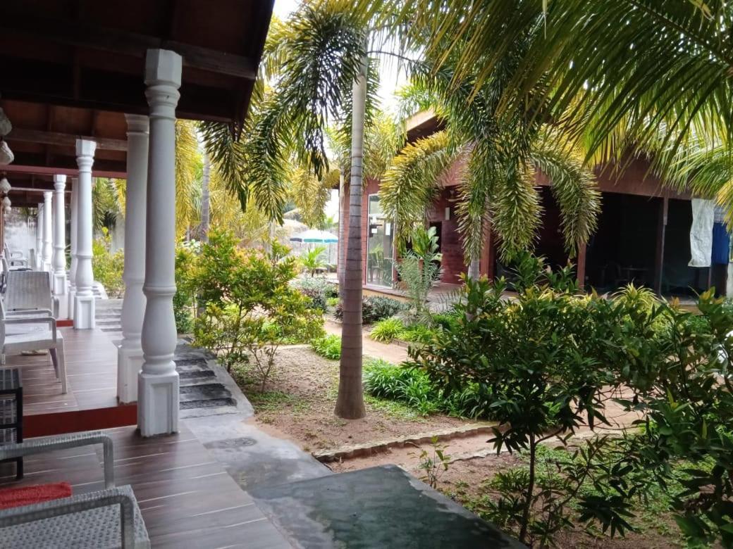Elegant Green Beach Resort Trincomalee Exterior photo