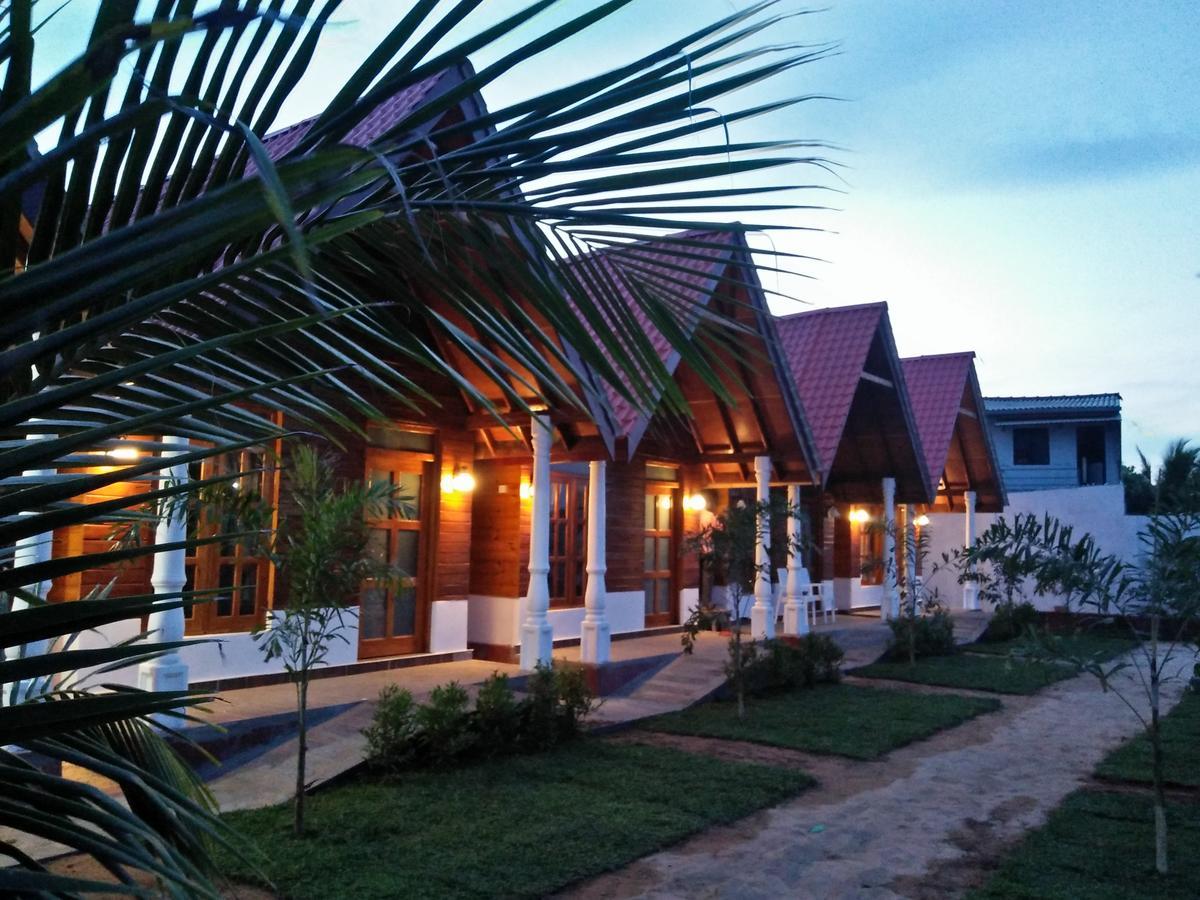 Elegant Green Beach Resort Trincomalee Exterior photo
